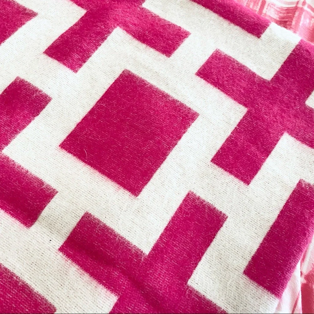 🎉HP! | Jonathon Adler x Barbie 🩷 Nixon Geo Print Baby Alpaca Throw Blanket